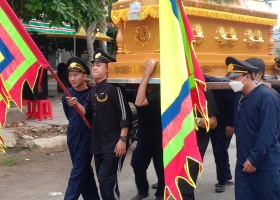 Tang lễ: Lê cơ.