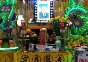 Tang lễ: Đồng Chí 